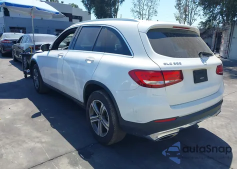 2018 Mercedes-Benz Glc 300 z USA, uszkodzony, nr VIN WDC0G4JB0JV019651